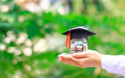 EMPRESA DE FORMATURA É CONDENADA A RESTITUIR INTEGRALMENTE E EM PARCELA ÚNICA OS VALORES PAGOS PELA CONTRATANTE